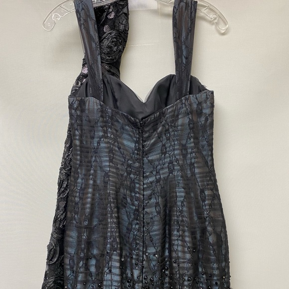 Ivonne D Rosette beaded, sleeveless long gown - Picture 8 of 12